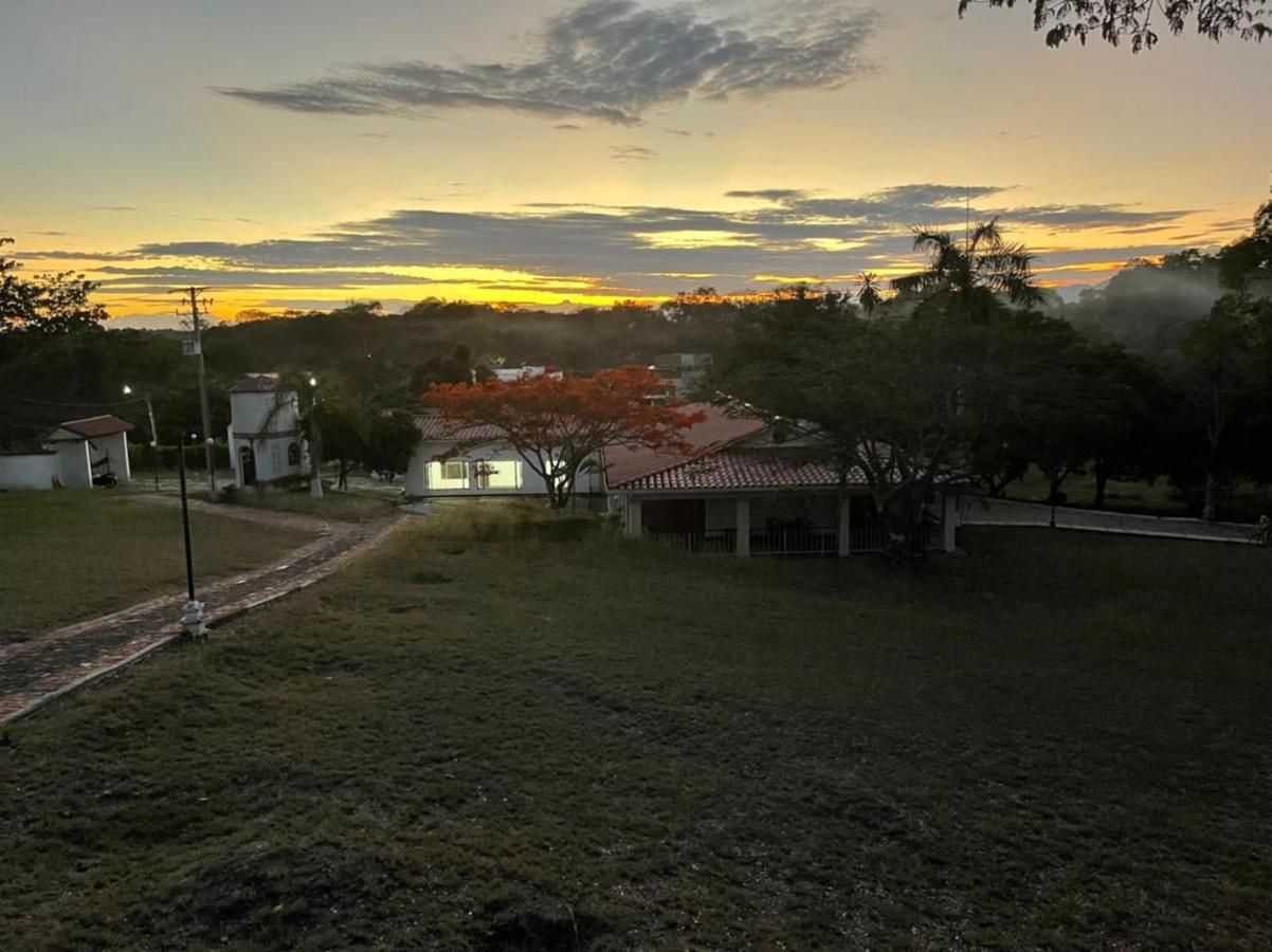 Hacienda Hotel Boutique Campestre Las Palomas Tocaima Exterior photo