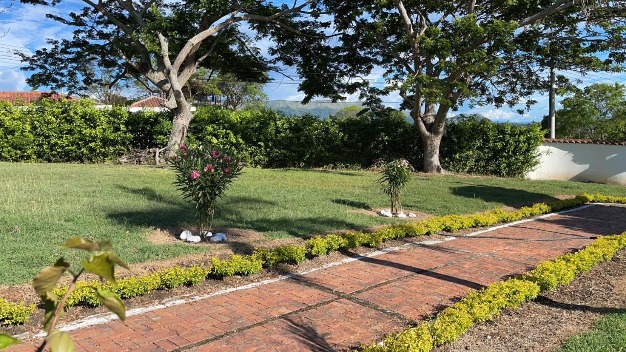 Hacienda Hotel Boutique Campestre Las Palomas Tocaima Exterior photo