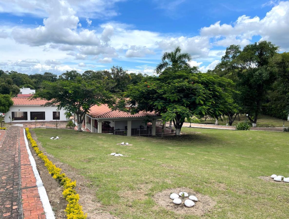 Hacienda Hotel Boutique Campestre Las Palomas Tocaima Exterior photo