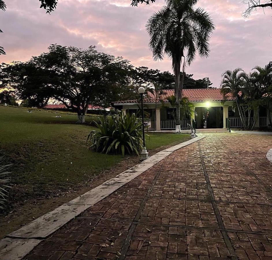 Hacienda Hotel Boutique Campestre Las Palomas Tocaima Exterior photo